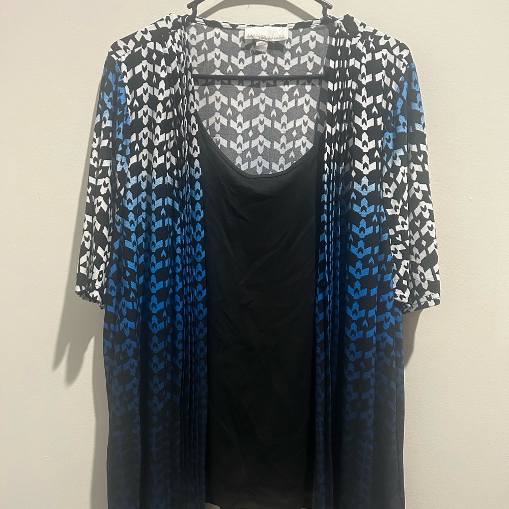Carolyn Taylor Black and White Geometric Kimono with attached black under tank